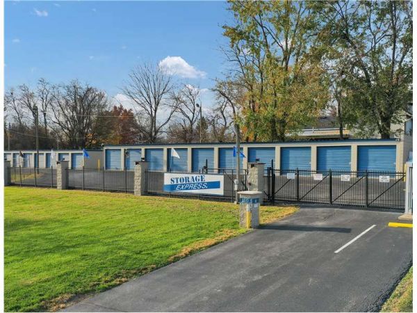 Extra Space Storage - 2107 - Charlestown - Market St - 142 Market Street