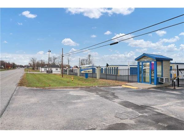Extra Space Storage - 2133 - Scottsburg - Gardner St - 1129 South Gardner Street