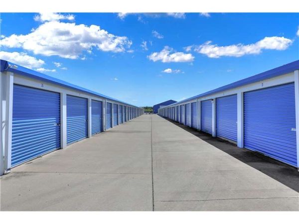 Extra Space Storage - 2156 - Bethalto - Moreland Rd - 715 South Moreland Road