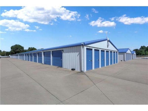 Extra Space Storage - 2156 - Bethalto - Moreland Rd - 715 South Moreland Road