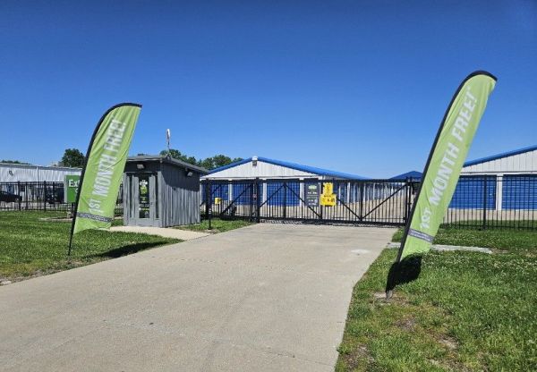 Extra Space Storage - 2156 - Bethalto - Moreland Rd - 715 South Moreland Road