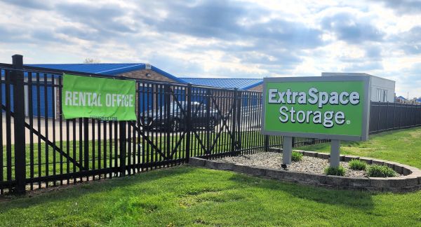 Extra Space Storage - 2166 - Troy - Plummer Business Dr - 7708 Plummer Business Drive