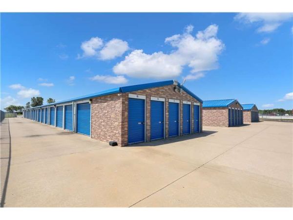 Extra Space Storage - 2166 - Troy - Plummer Business Dr - 7708 Plummer Business Drive
