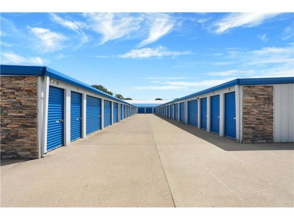 Extra Space Storage - 2167 - Washington - Walnut St - 812 Walnut Street