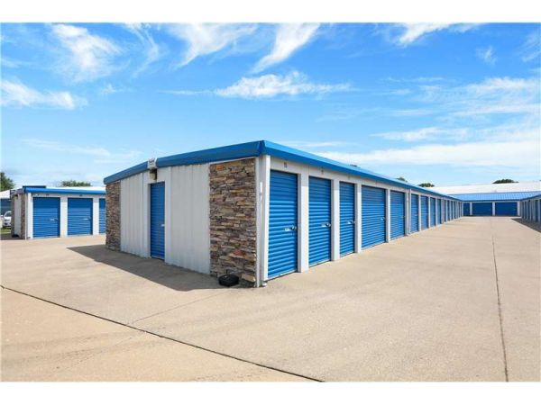 Extra Space Storage - 2167 - Washington - Walnut St - 812 Walnut Street