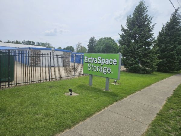 Extra Space Storage - 2167 - Washington - Walnut St - 812 Walnut Street