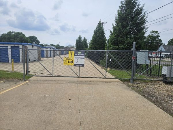 Extra Space Storage - 2167 - Washington - Walnut St - 812 Walnut Street