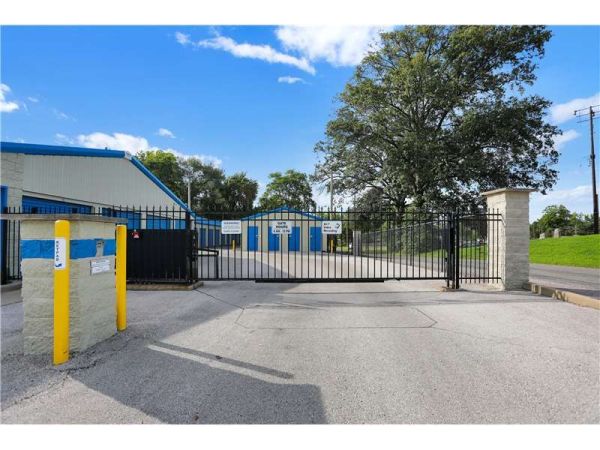 Extra Space Storage - 2172 - Mount Carmel - 3rd St - 902 West 3rd Street