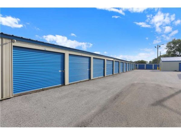 Extra Space Storage - 2172 - Mount Carmel - 3rd St - 902 West 3rd Street