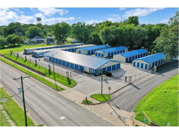 Extra Space Storage - 2172 - Mount Carmel - 3rd St - 902 West 3rd Street