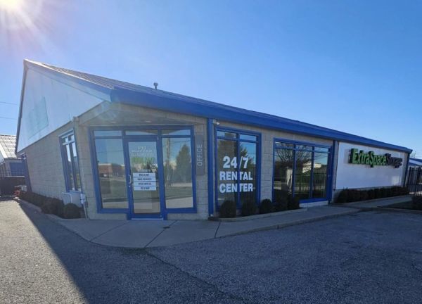Extra Space Storage - 2178 - Clarksville - Woodstock Dr - 910 Woodstock Drive