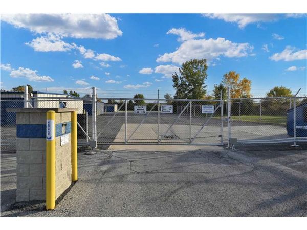 Extra Space Storage - 2201 - Sidney - Michigan St - 2471 West Michigan Street