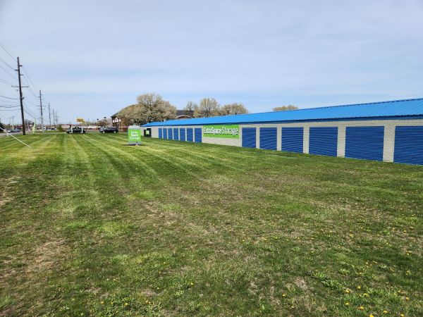 Extra Space Storage - 2203 - Sidney - Vandemark Rd - 1345 North Vandemark Road