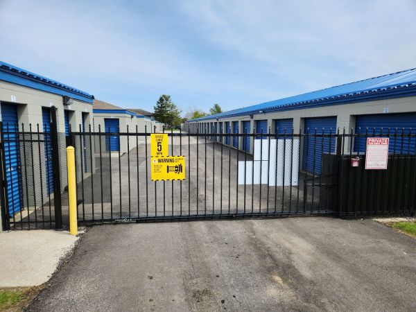 Extra Space Storage - 2203 - Sidney - Vandemark Rd - 1345 North Vandemark Road