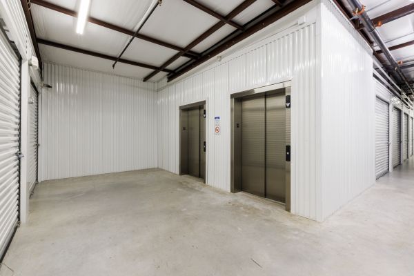 The Storage Center 8009 - Indutriplex - 12340 Industriplex Boulevard