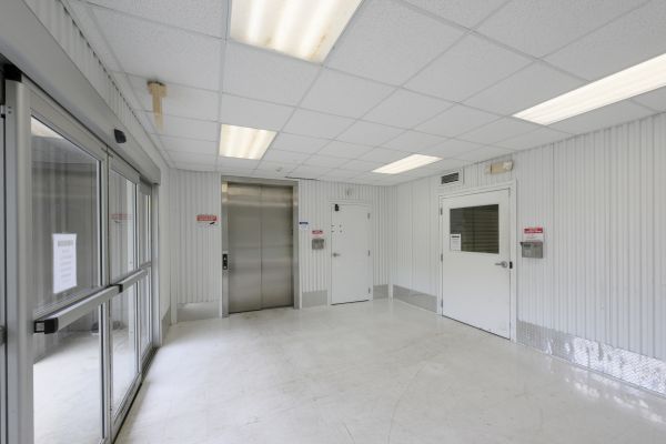 The Storage Center 8020 - Marrero Lapalco Boulevard - 7401 Lapalco Boulevard