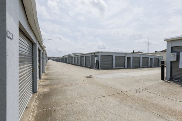 The Storage Center 8035 - Essen - 5121 Essen Lane