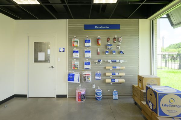 The Storage Center 8039 - Evangeline - 2036 Northeast Evangeline Thruway