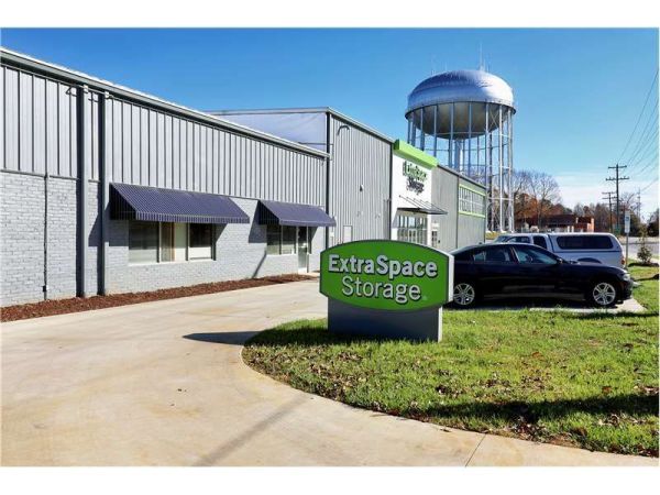 Extra Space Storage - 7993 - Burlington - Park Ave - 533 North Park Avenue