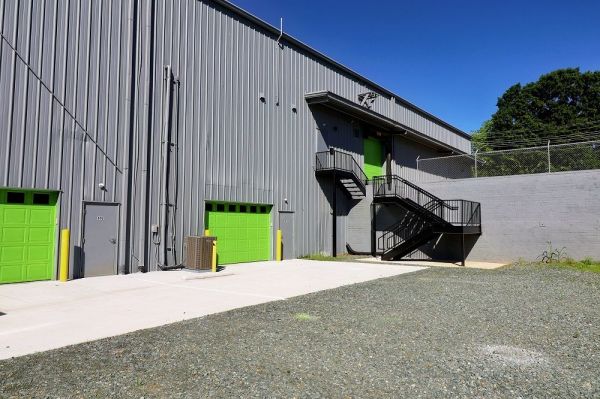 Extra Space Storage - 7993 - Burlington - Park Ave - 533 North Park Avenue