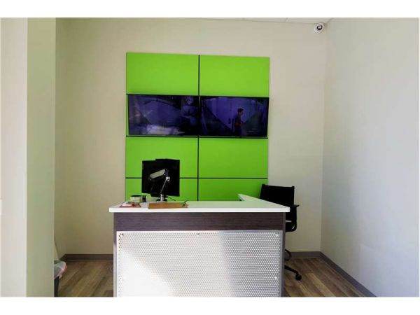 Extra Space Storage - 7993 - Burlington - Park Ave - 533 North Park Avenue