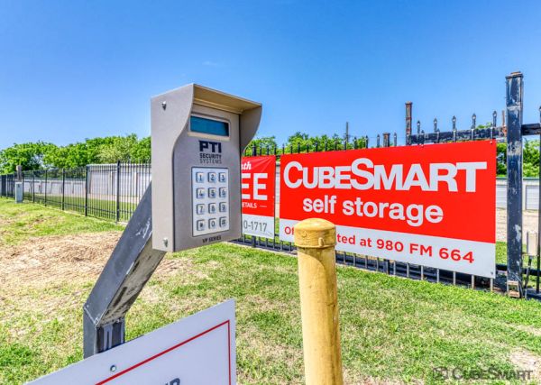 CubeSmart Self Storage -980 FM 664 - 980 Fm 664