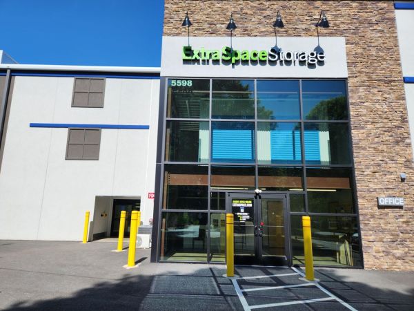 Extra Space Storage - 4225 - Greensboro - Garden Village Way - 5598 Garden Village Way