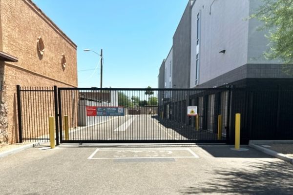 Public Storage - Phoenix - 3325 N 16th St - 3325 N 16th St
