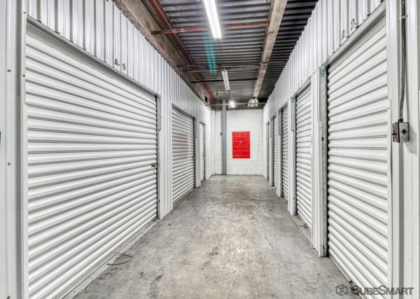 CubeSmart Self Storage - Taft Street - 855 West Taft Street