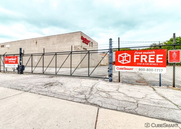 CubeSmart Self Storage - Taft Street - 855 West Taft Street