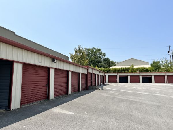 4007 S Broadway Self Storage - 4007 South Broadway Avenue