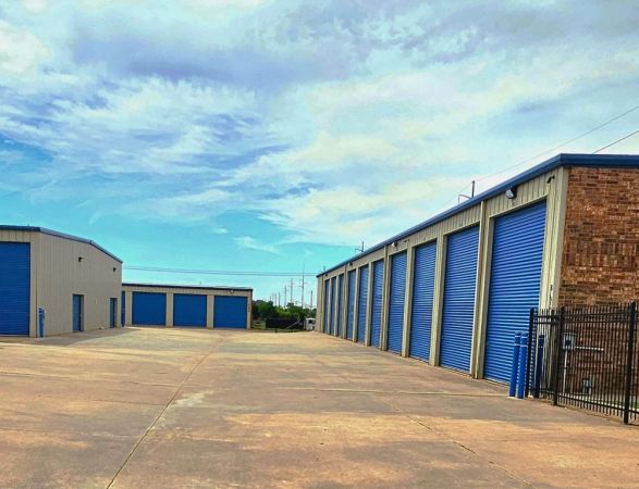 Extra Space Storage - 2216 - Edmond - NW 164th St - 5802 Northwest 164th Street