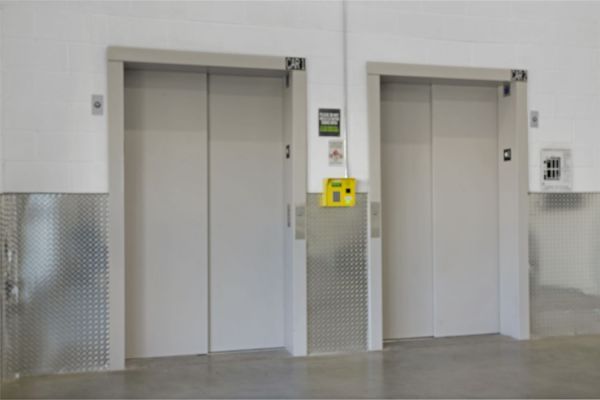 Extra Space Storage - 6207 - Reseda - Gault St - 18333 Gault Street