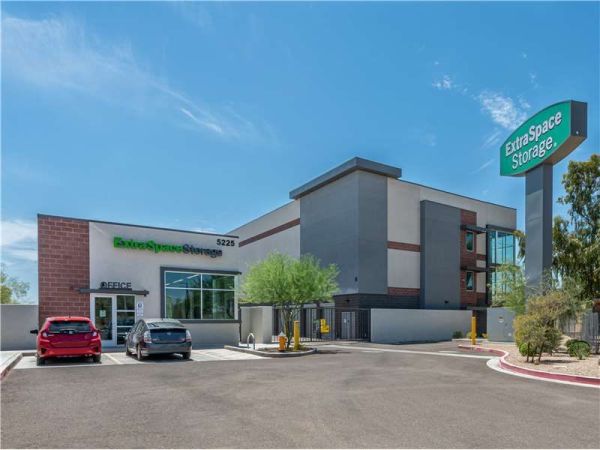 Extra Space Storage - 8996 - Phoenix - Van Buren St - 5225 East Van Buren Street