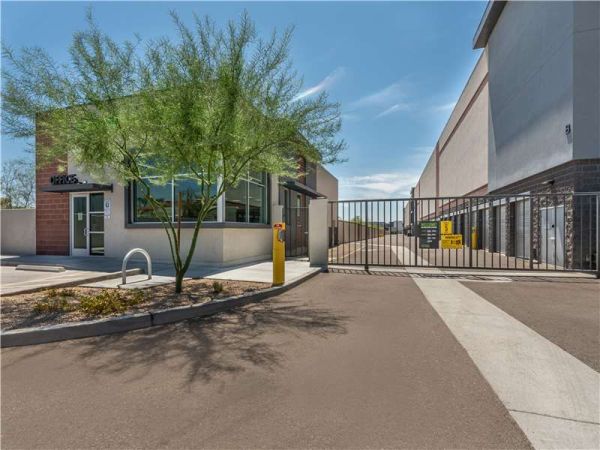 Extra Space Storage - 8996 - Phoenix - Van Buren St - 5225 East Van Buren Street
