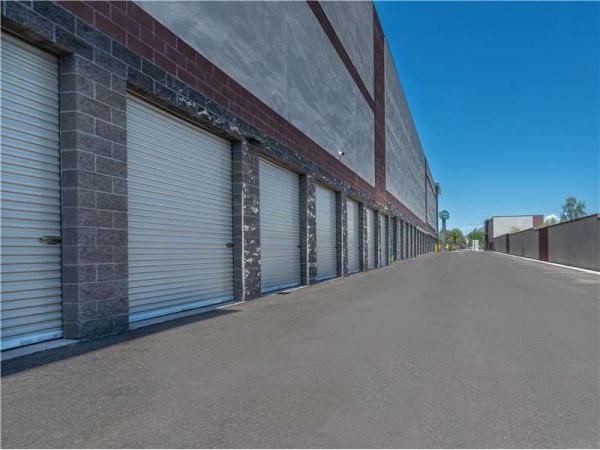 Extra Space Storage - 8996 - Phoenix - Van Buren St - 5225 East Van Buren Street