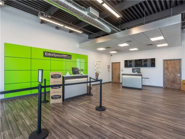 Extra Space Storage - 8996 - Phoenix - Van Buren St - 5225 East Van Buren Street