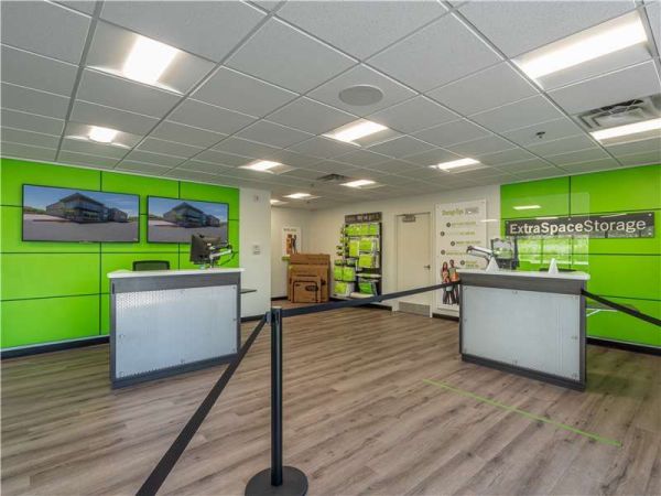 Extra Space Storage - 8899 - Phoenix - Desert Foothills Pkwy - 15785 South Desert Foothills Parkway