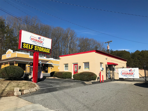 Storage Rentals of America - Winston-Salem - Silas Creek Pkwy - 2115 Silas Creek Parkway