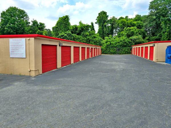 Storage Rentals of America - Greensboro - West Wendover Ave - 3730 West Wendover Avenue