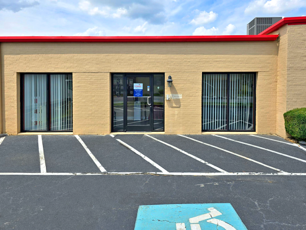 Storage Rentals of America - Greensboro - West Wendover Ave - 3730 West Wendover Avenue