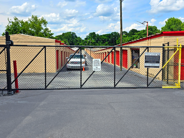 Storage Rentals of America - Greensboro - West Wendover Ave - 3730 West Wendover Avenue