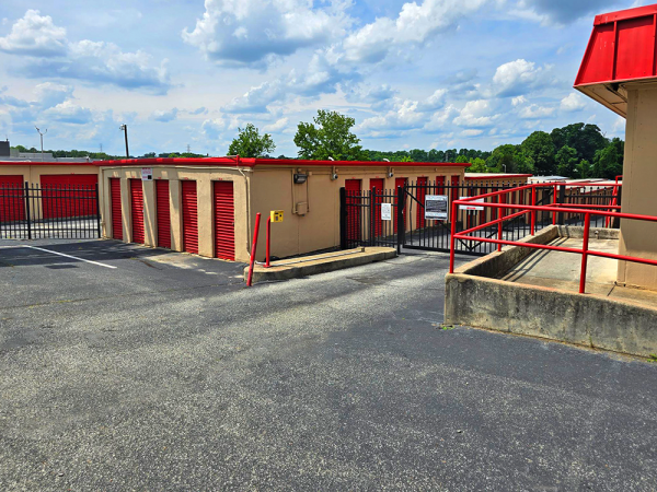 Storage Rentals of America - Greensboro - West Wendover Ave - 3730 West Wendover Avenue