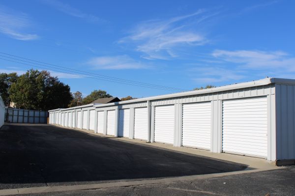 StorageMart - I-29/I-35 - 4121 Northeast Davidson Road