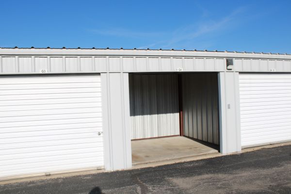 StorageMart - I-29/I-35 - 4121 Northeast Davidson Road
