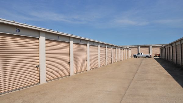 StorageMart - Hwy 291 & Hwy 150 - 3920 Route 291