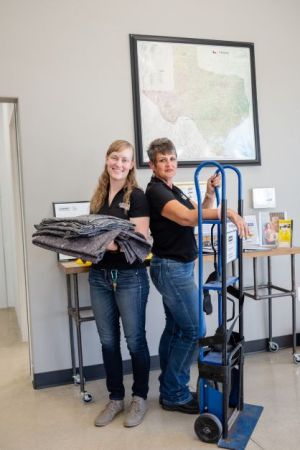 Seguin Storage - 1301 East Kingsbury Street
