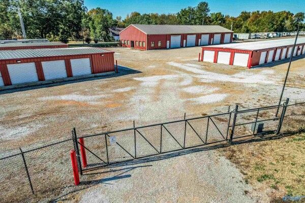 Buckhorn Self Storage - 4529 Winchester Road