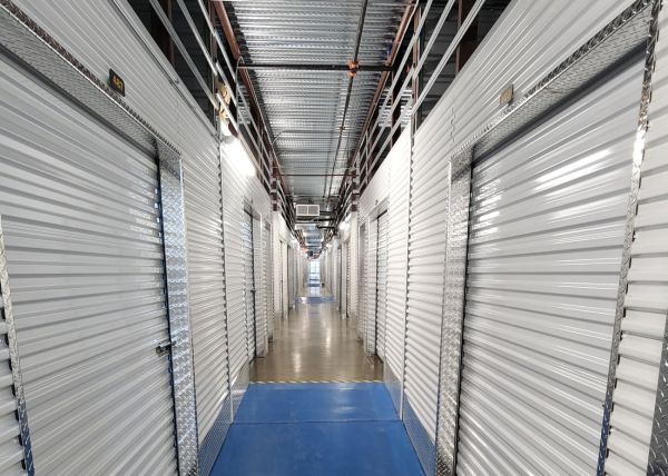Extra Space Storage - 3233 - San Antonio - Broadway St - 2300 Broadway
