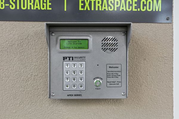 Extra Space Storage - 4227 - Orlando - 2334 Semoran Blvd - 2334 South Semoran Boulevard